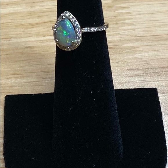 Australian Lightning Ridge Opal and Diamond Ring - Picture 7 of 17